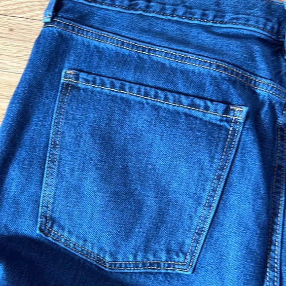 Old Navy Mid Rise Slouchy Taper Jeans - Picture 6 of 7